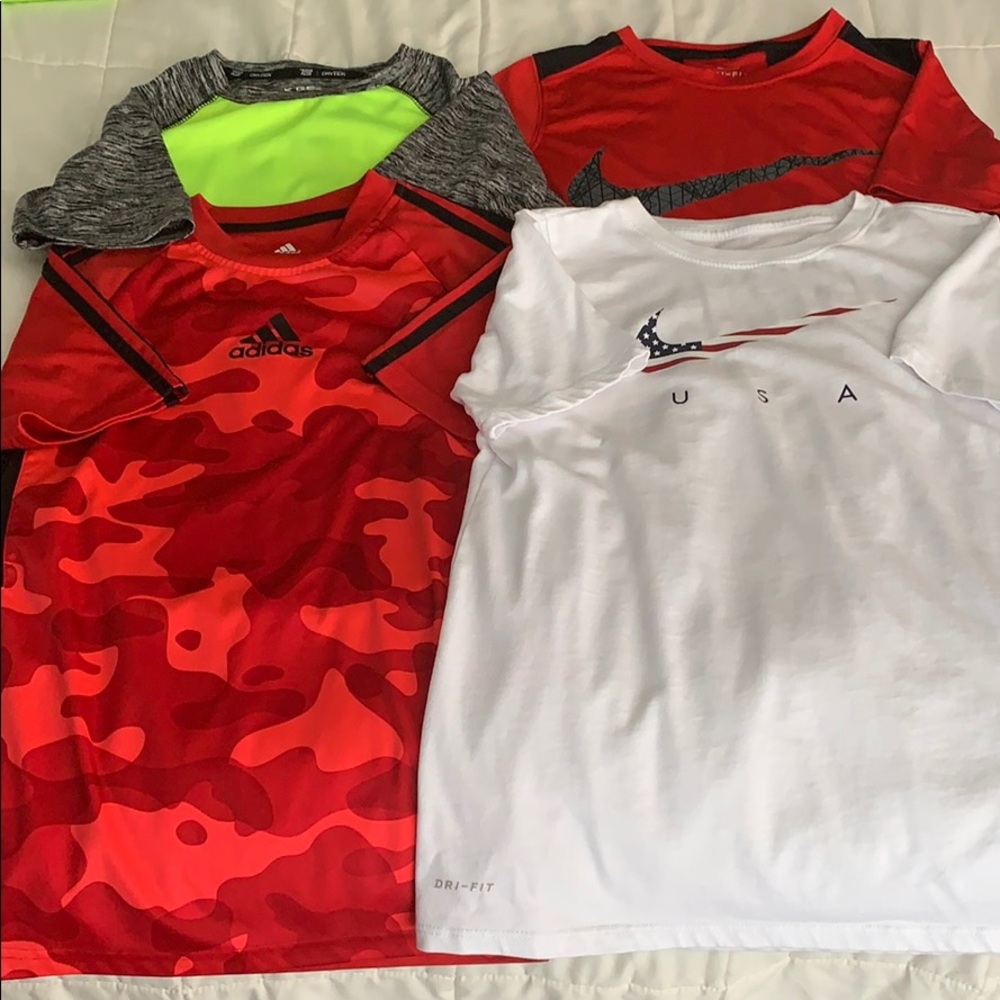 Name brand lot of boys size M t shirt